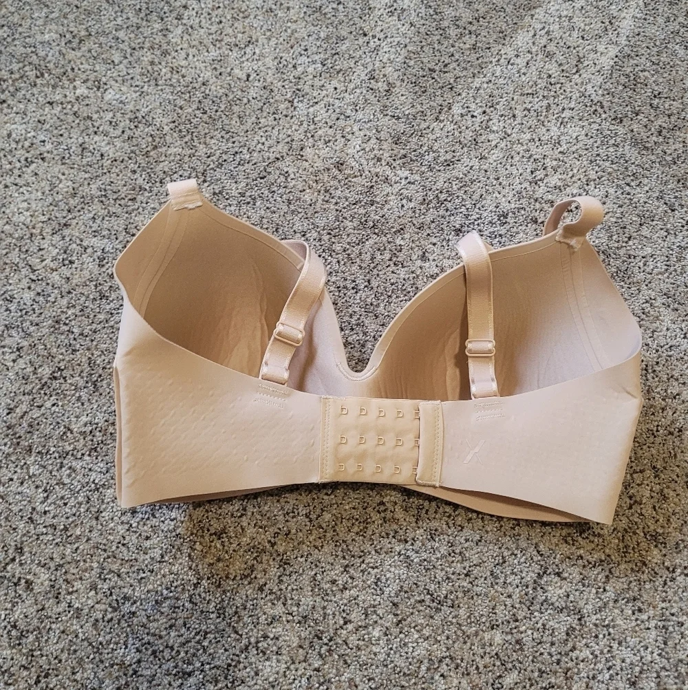 Knix Countour Wireless Bra Size 34E
